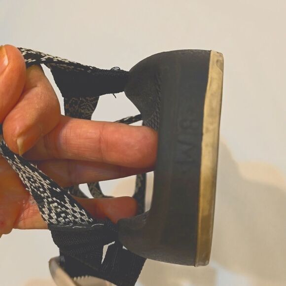 Women’s Chaco ZX/2 Printed Sandals size 8 - Picture 6 of 7